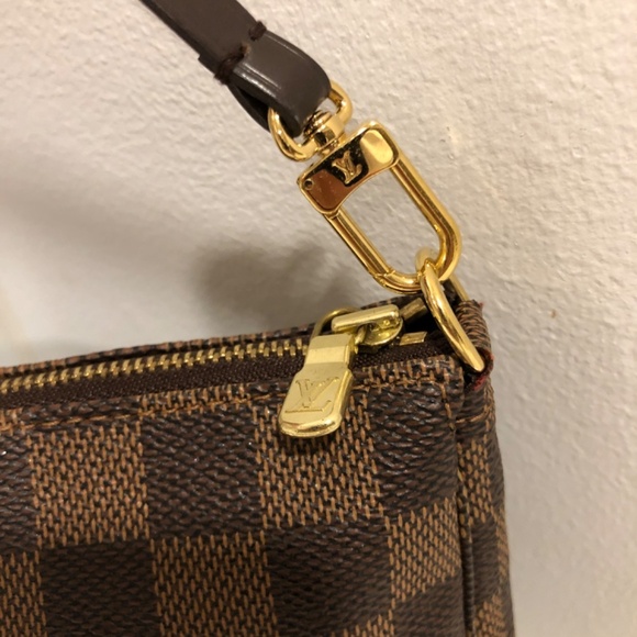 Louis Vuitton Pouchette Damier Ebene Clutch - Picture 3 of 7